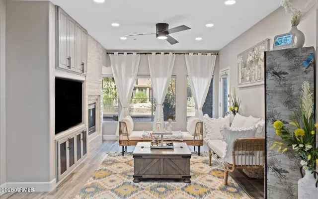 MLS: 7007586 Condo For Sale