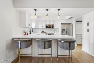 Photo #3: 7008371 Listing