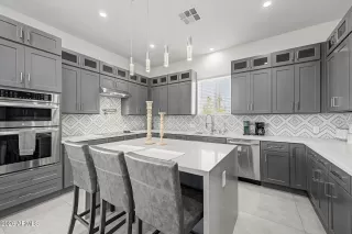 Photo #6: 7008451 Listing