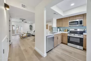 Photo #4: 7008540 Listing 