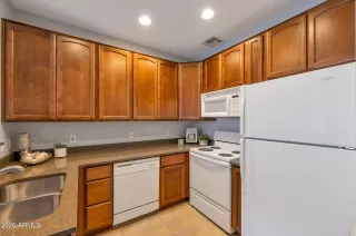 Photo #3: 7008598 Listing 