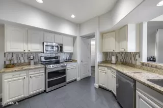 Photo #6: 7009009 Listing 