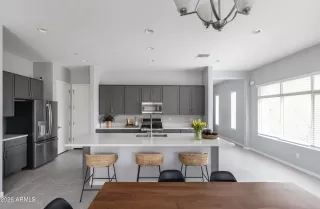 Photo #5: 7009110 Listing