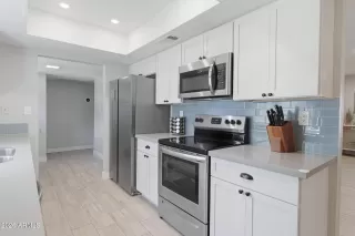 Photo #6: 7009534 Listing