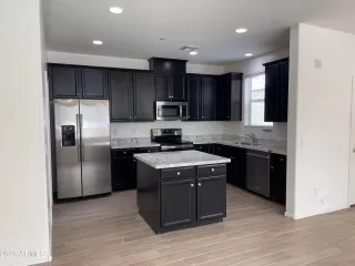 Photo #5: 7009692 Listing 