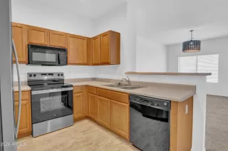 Photo #3: 7009838 Listing 