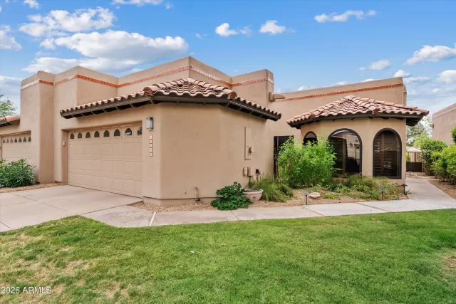 MLS: 7010001 Condo For Sale