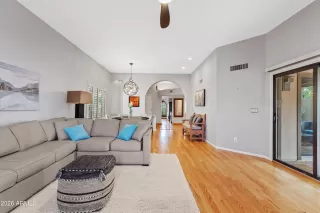 Photo #5: 7010001 Listing 