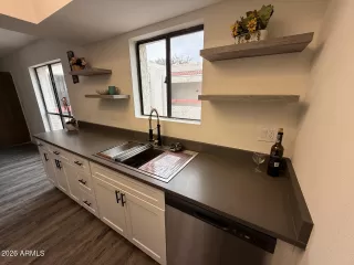 Photo #6: 7010060 Listing