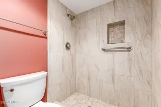 Photo #5: 7010061 Listing 