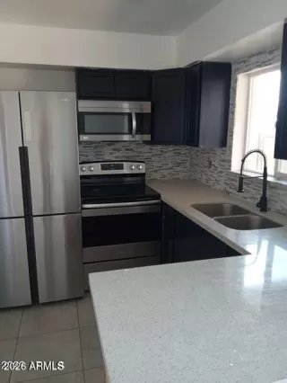 Photo #3: 7010145 Listing