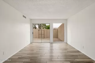 Photo #3: 7010206 Listing 