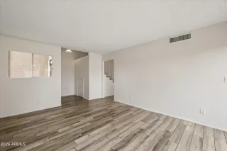 Photo #4: 7010206 Listing 