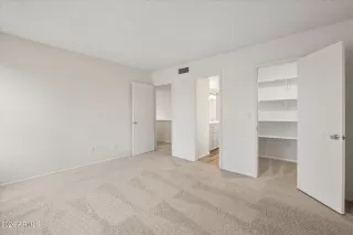 Photo #6: 7010206 Listing 