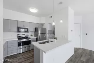 Photo #6: 7010309 Listing 