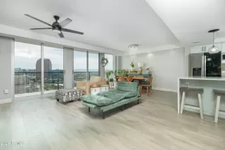 Photo #2: 7010333 Listing