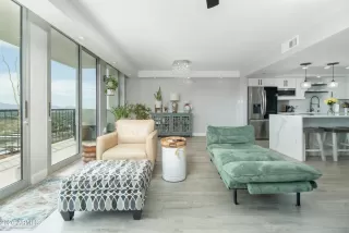 Photo #3: 7010333 Listing