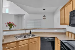 Photo #6: 7010468 Listing 