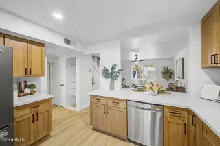 Photo #3: 7010571 Listing