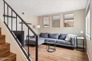 Photo #5: 7010867 Listing 