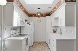 Photo #4: 7010875 Listing 