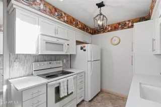 Photo #5: 7010875 Listing 