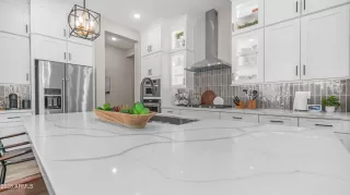 Photo #2: 7010924 Listing 