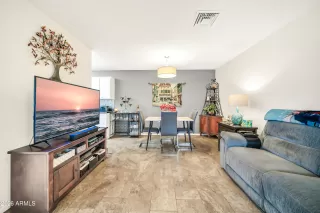 Photo #6: 7010974 Listing 