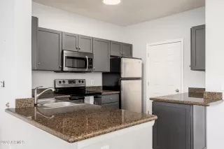 Photo #4: 7011105 Listing 