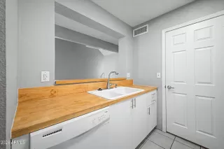 Photo #5: 7011174 Listing 