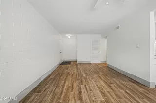 Photo #4: 7011463 Listing 