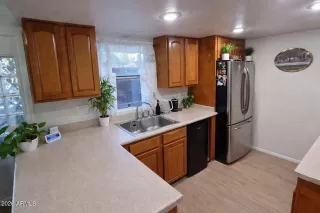 Photo #3: 7011537 Listing 