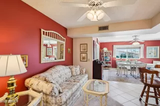 Photo #6: 7011604 Listing