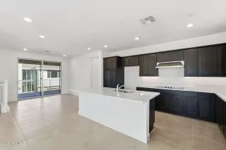 Photo #4: 7011656 Listing