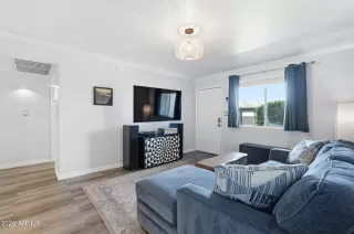 Photo #5: 7011699 Listing 