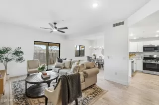 Photo #4: 7011769 Listing