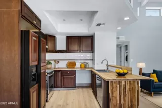 Photo #3: 7011944 Listing