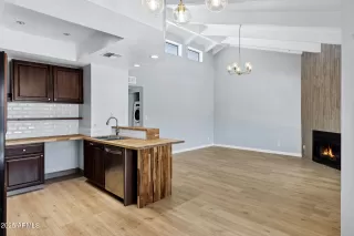 Photo #4: 7011944 Listing