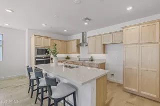 Photo #2: 7012071 Listing