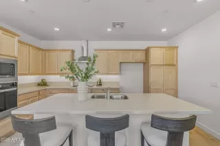 Photo #3: 7012071 Listing