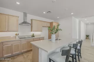 Photo #4: 7012071 Listing