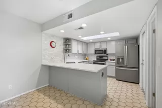 Photo #3: 7012265 Listing 