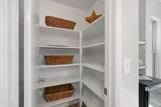 Photo #4: 7012265 Listing 