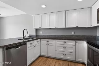 Photo #6: 7012318 Listing 