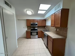 Photo #1: 7012338 Listing 