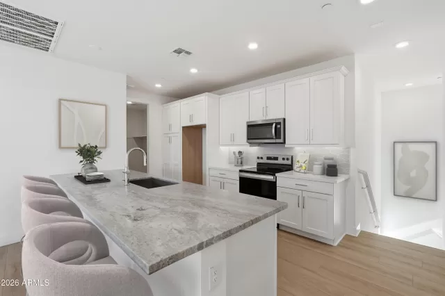 MLS: 7012376 Condo For Sale