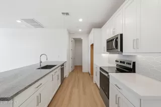 Photo #2: 7012376 Listing 