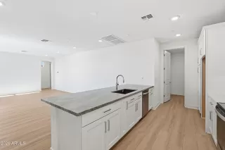 Photo #3: 7012376 Listing 