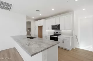 Photo #4: 7012376 Listing 