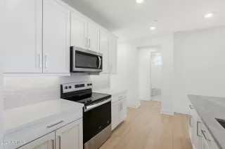 Photo #6: 7012376 Listing 